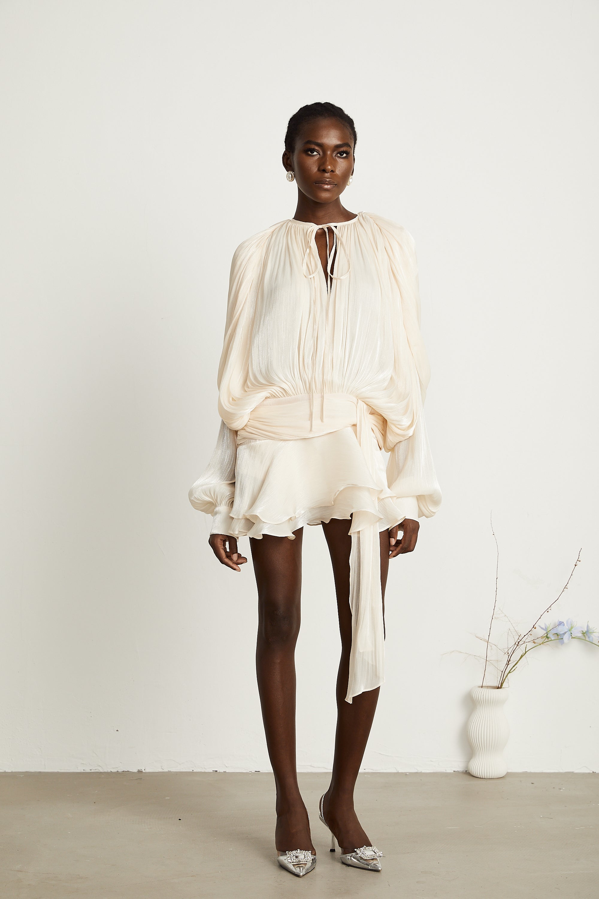 Eugénie Beiges Mini-Kleid