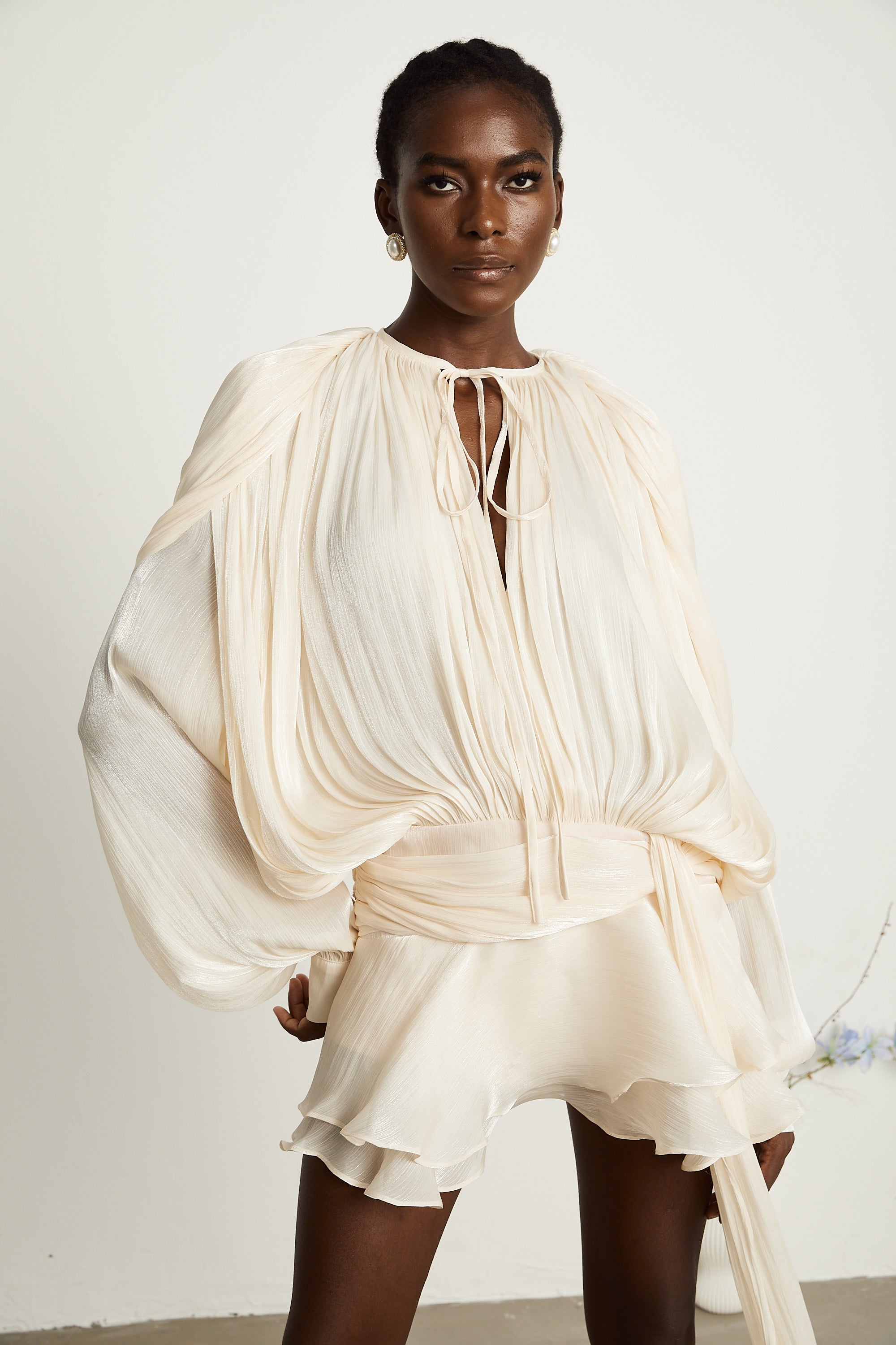 Eugénie Beiges Mini-Kleid