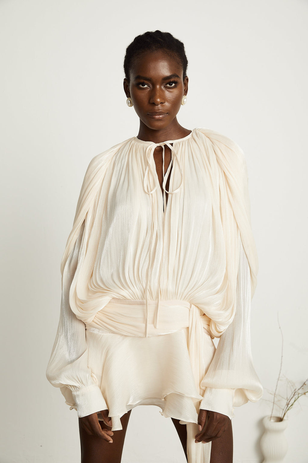 Eugénie Beiges Mini-Kleid