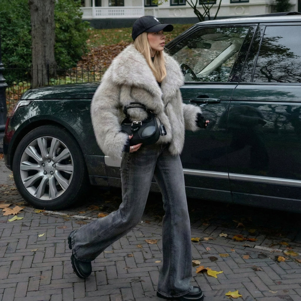 The Belle Pelzmantel