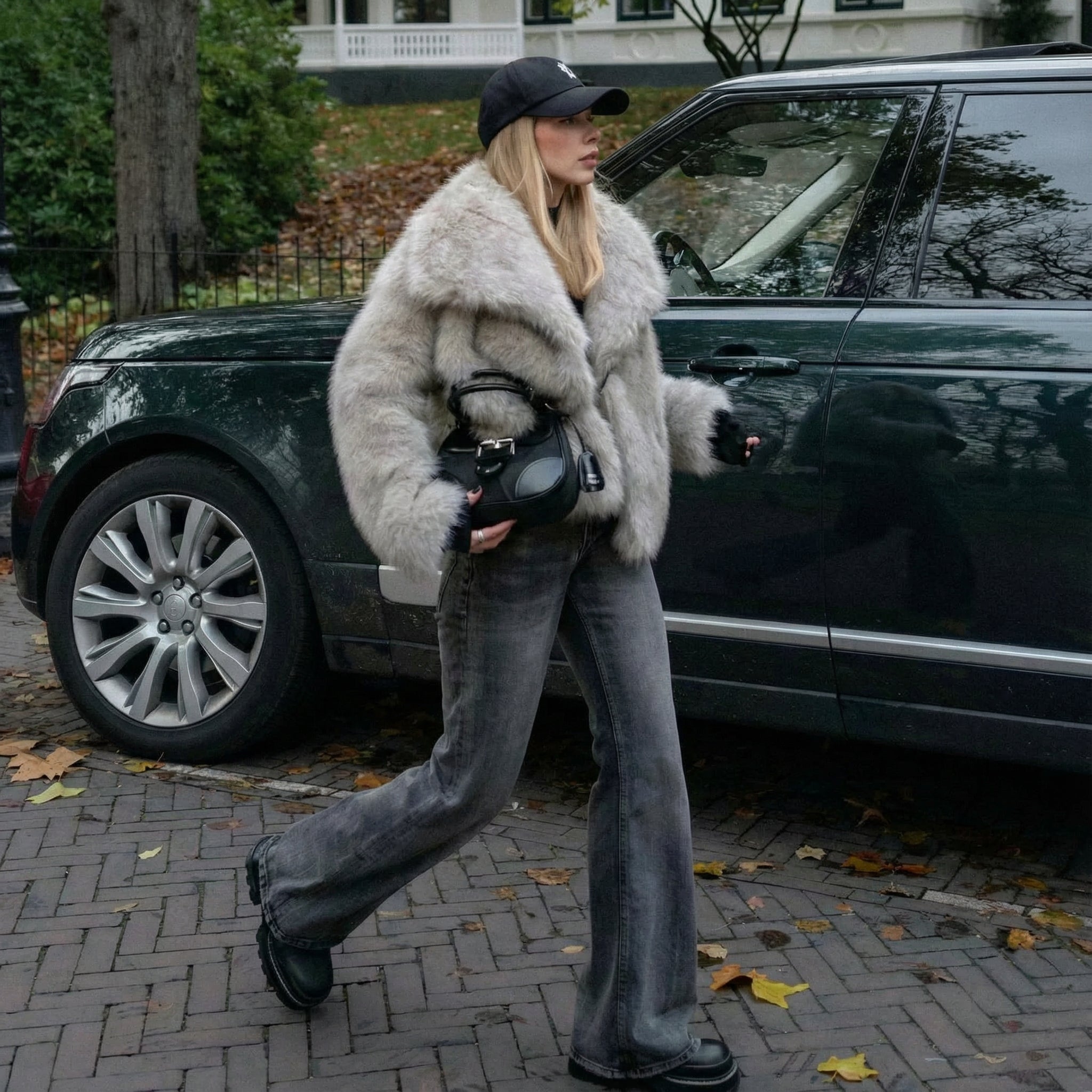 The Belle Pelzmantel