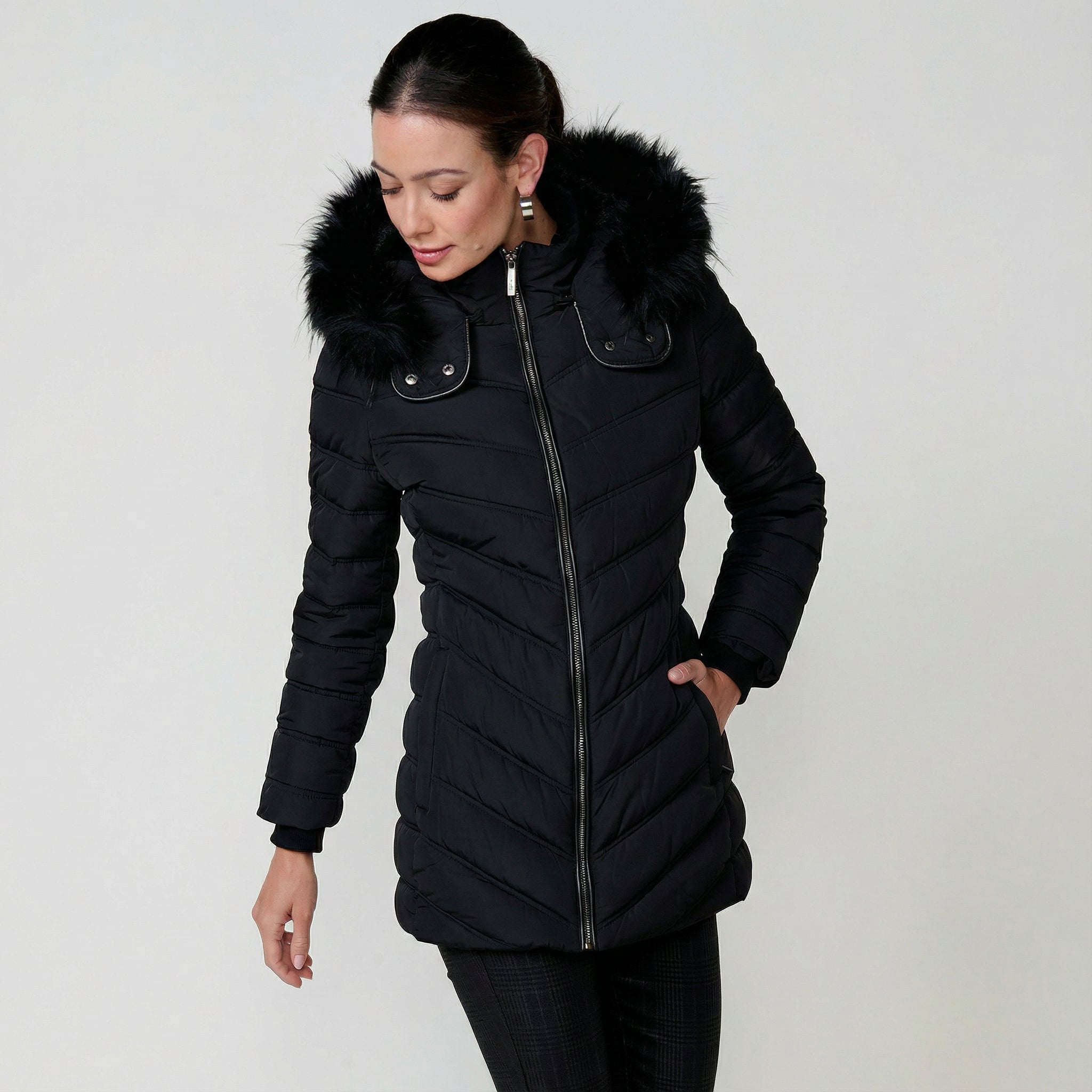 Schwarze Steppjacke – Tailliert - Warm