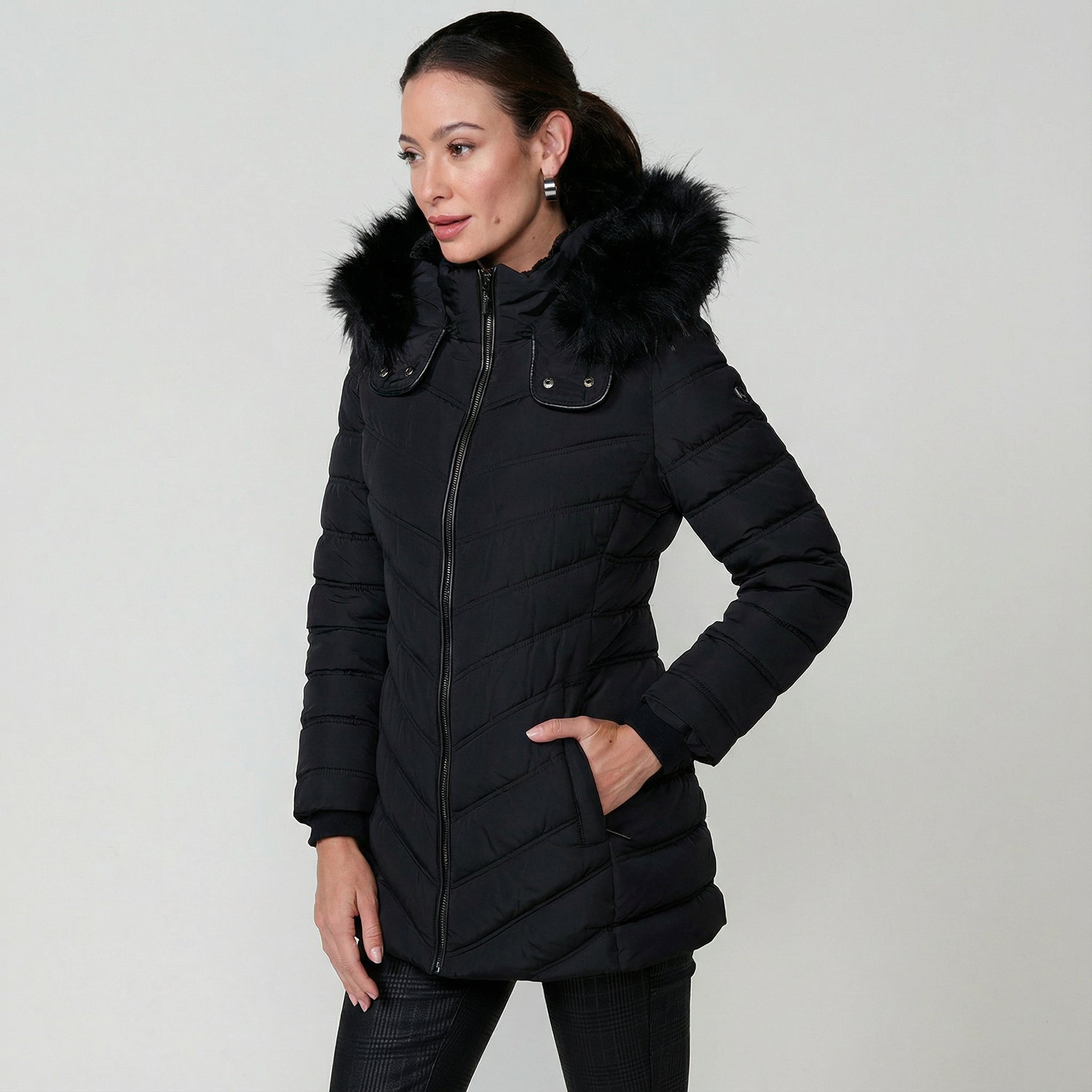 Schwarze Steppjacke – Tailliert - Warm