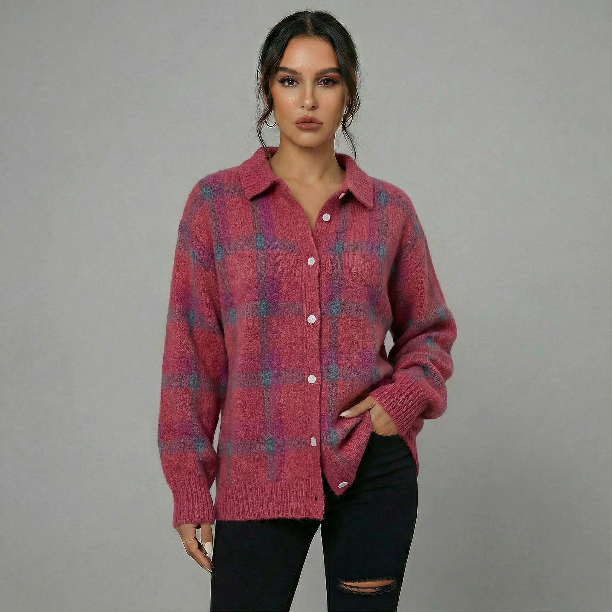 Langer Karodamen-Cardigan – Stylisch & Gemütlich