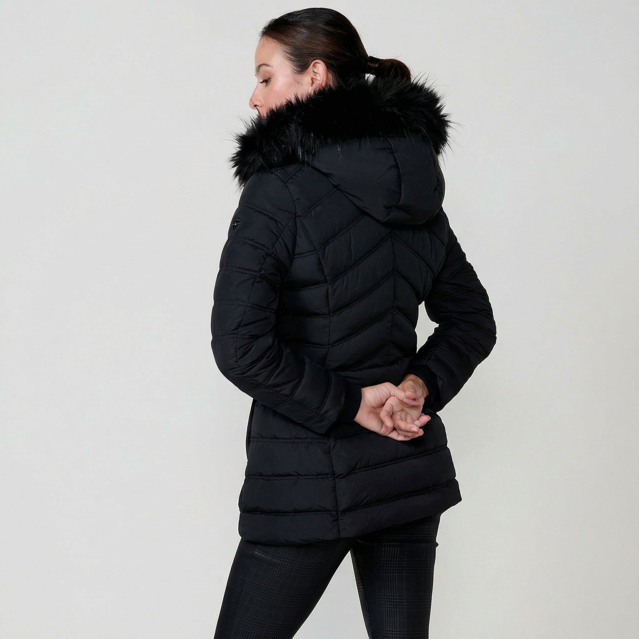 Schwarze Steppjacke – Tailliert - Warm