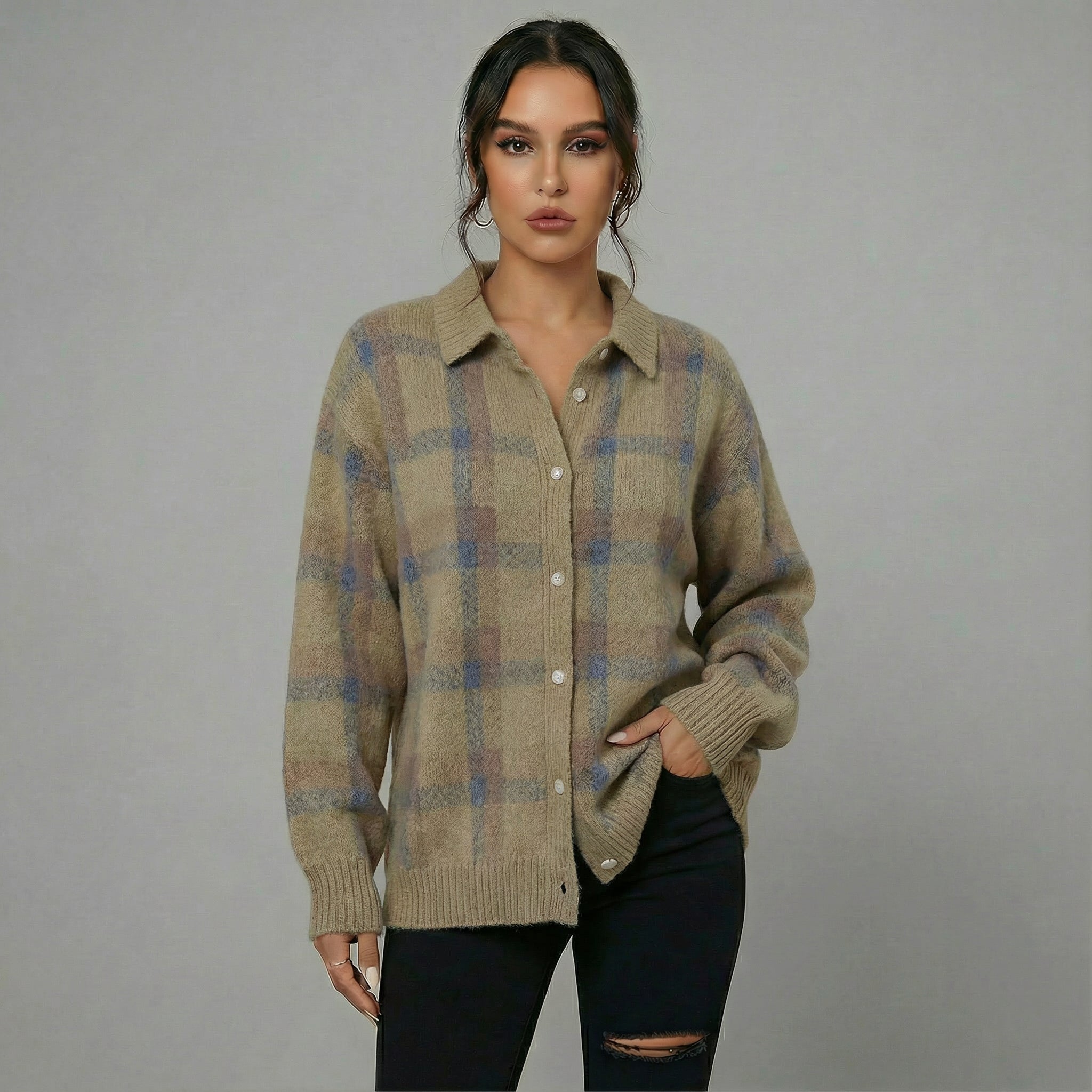 Langer Karodamen-Cardigan – Stylisch & Gemütlich